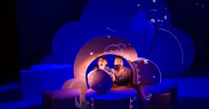 A teatro | Vimodrone (MI), Everest - Spazio alla Cultura - CHE FORMA HANNO LE NUVOLE? di Industria Scenica - 6/10 anni - Immagine: 1