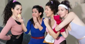 Piena come un uovo - Immagine: 1