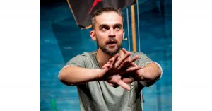 A teatro | Alzano L.rdo (BG), Teatro degli Storti e Bergamo, Teatro di Loreto - JIM E IL PIRATA di Pandemonium Teatro - 9/13 anni - Immagine: 1