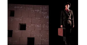 A scuola - 3E14 | INFINITO NON PERIODICO di Teatro Magro - 8/12 anni - Immagine: 1