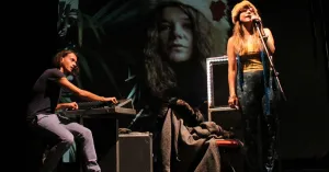 A teatro | Milano, Teatro Bruno Munari - JANIS  - TAKE ANOTHER LITTLE PIECE OF MY HEART di Teatro del Buratto - dai 12 anni - Immagine: 1